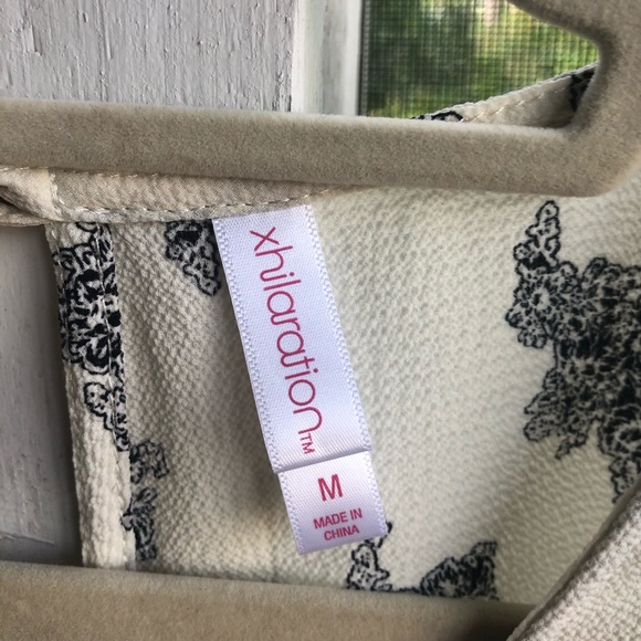 Patterned Crop Top - Picture 2 of 3